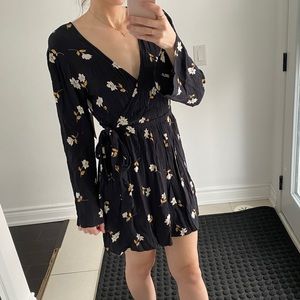 Billabong wrap dress NEVER WORN